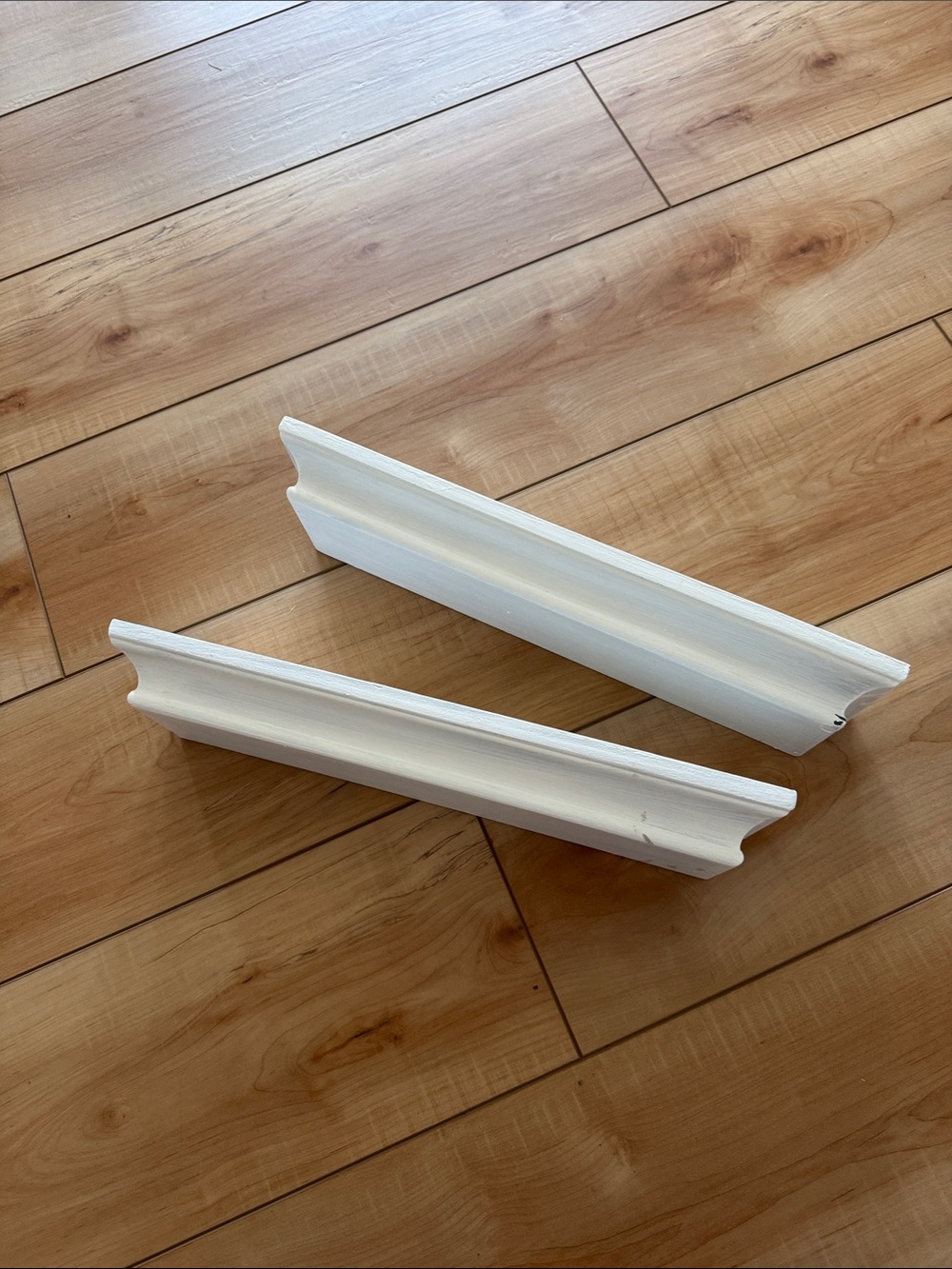 White floating shelves - Pair